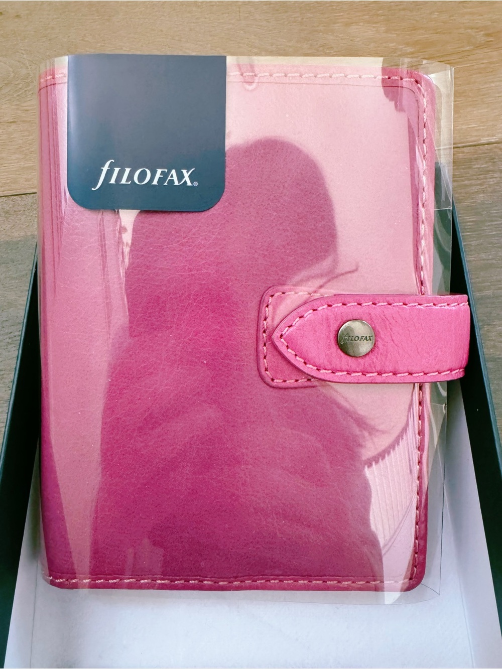 filoFAX Malden Pocket Organiser in Bright Fuchsia